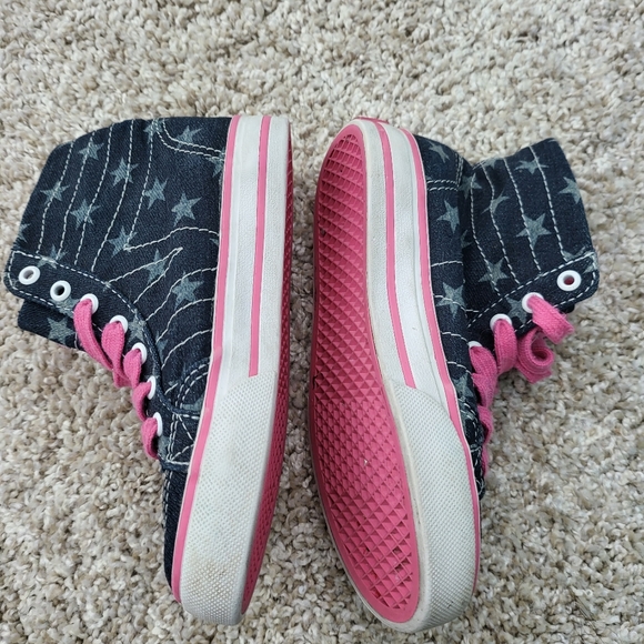 Vans - Picture 2 of 5